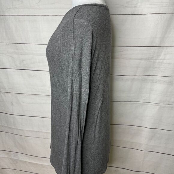Beyond Yoga long sleeve gray v neck top small - Picture 3 of 8